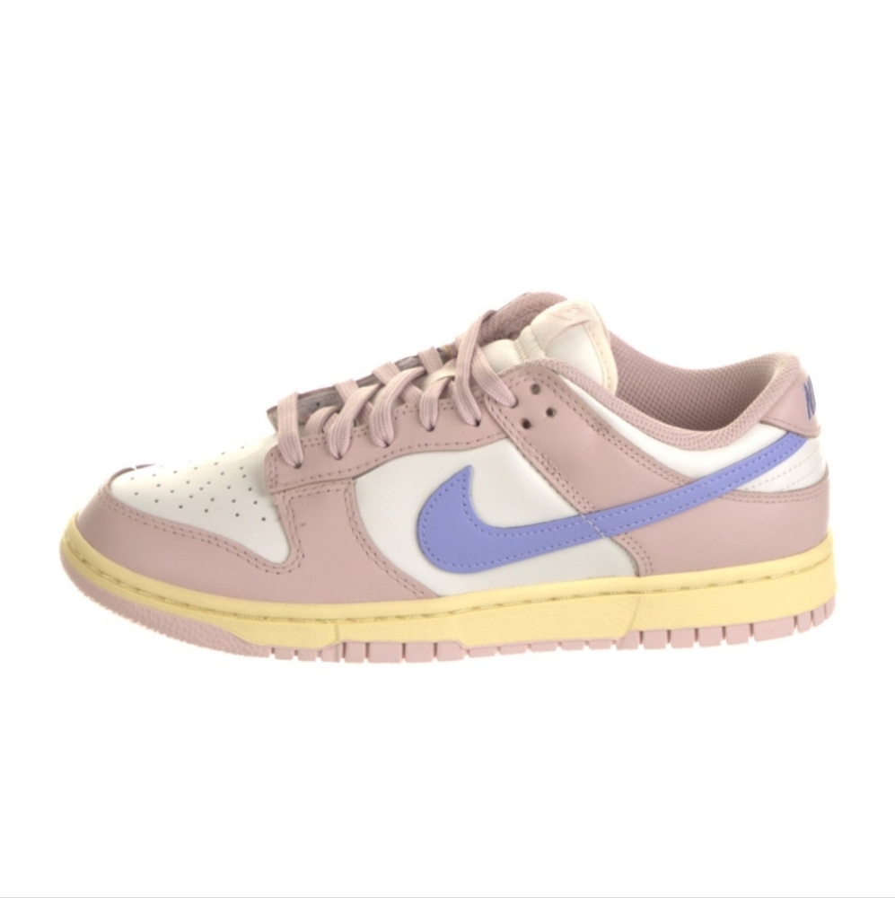 Nike dunk pink oxford, size.8.5 never worn